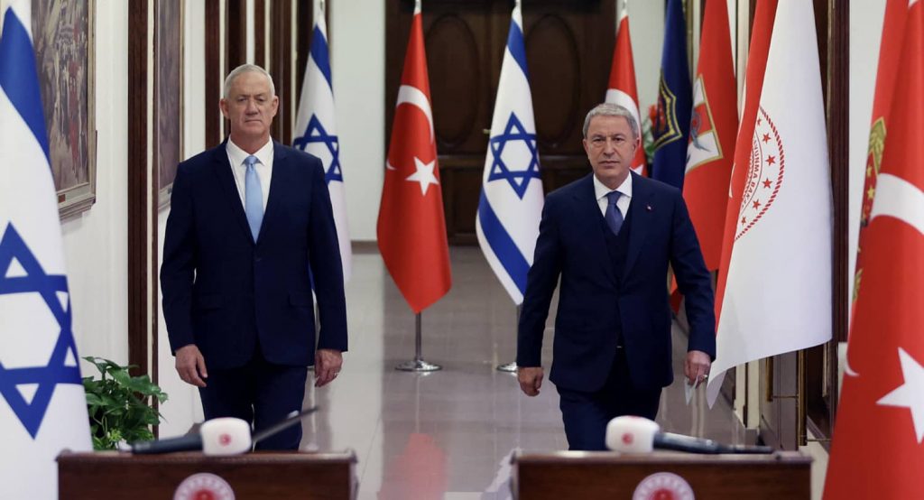 Israeli Defence Minister Benny Gantz meets with Turkish Defence Minister Hulusi Akar in Ankara. Photo credit: REUTERS